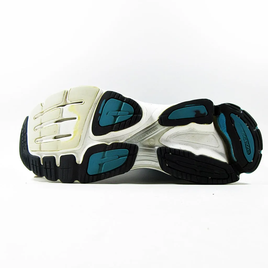 ADIDAS Response Stability 5