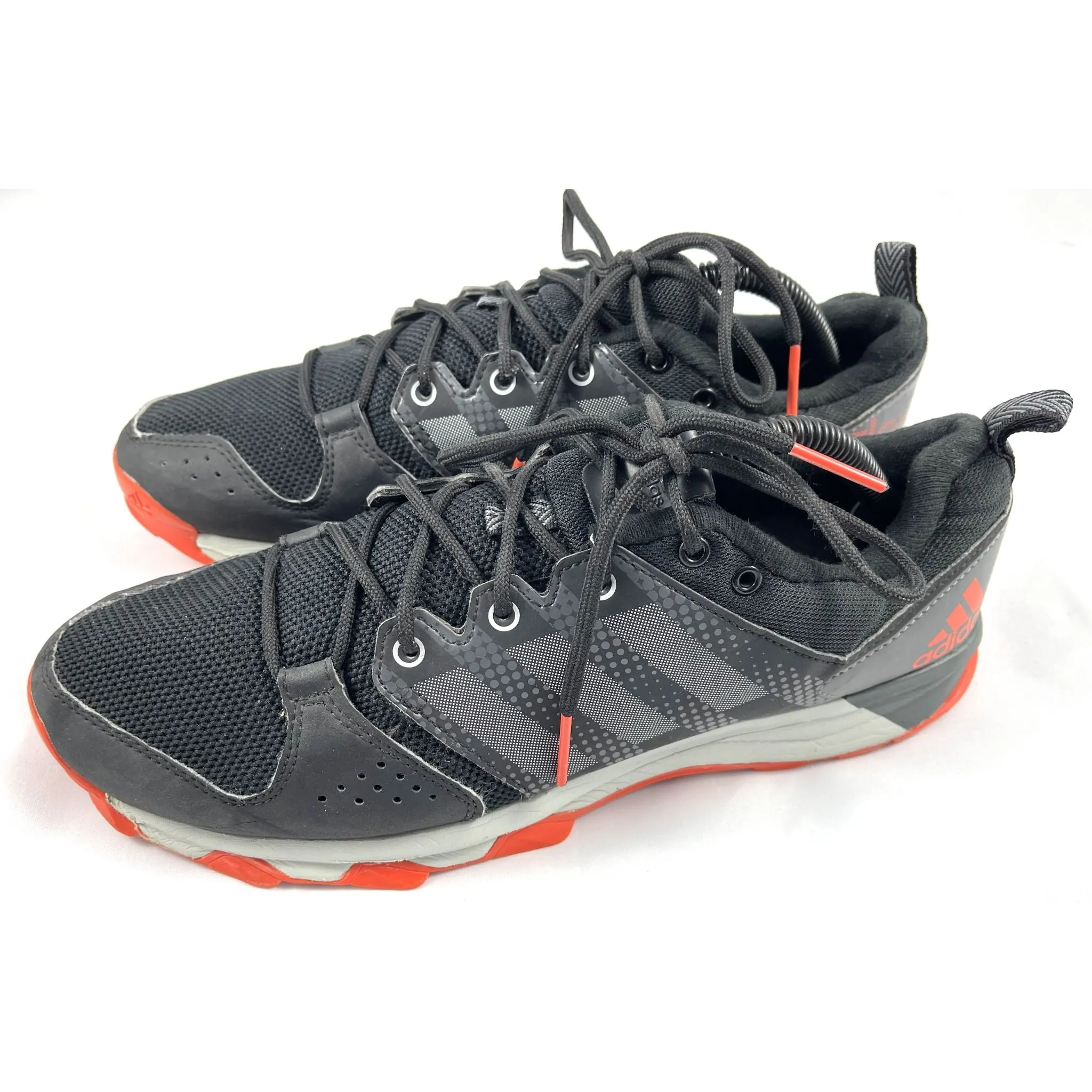 Adidas Traxion Sneakers