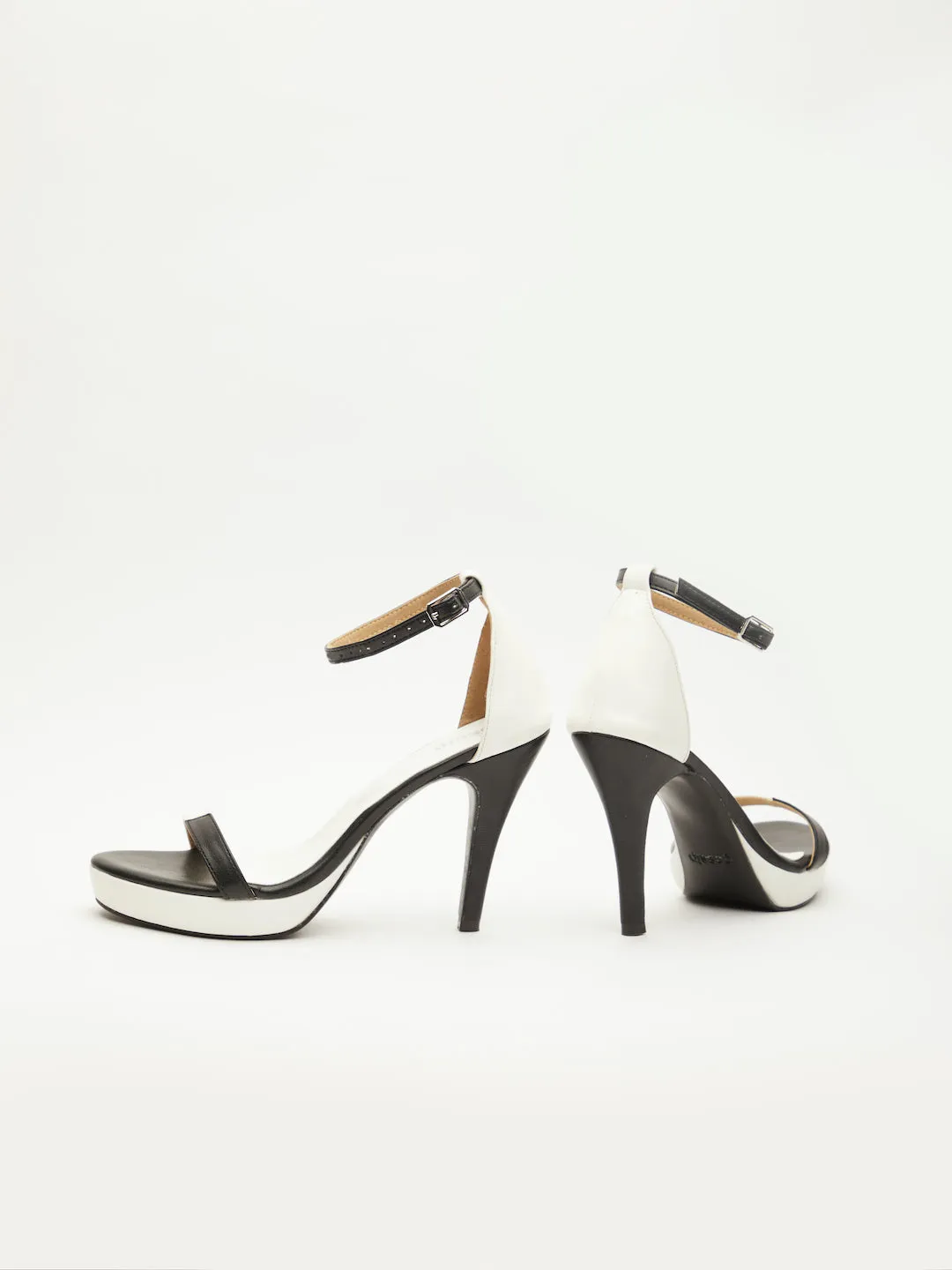 COLOUR BLIND STATEMENT STILETTOES