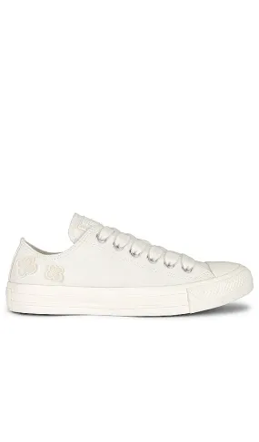 Converse Chuck Taylor All Star Sneaker in Ivory