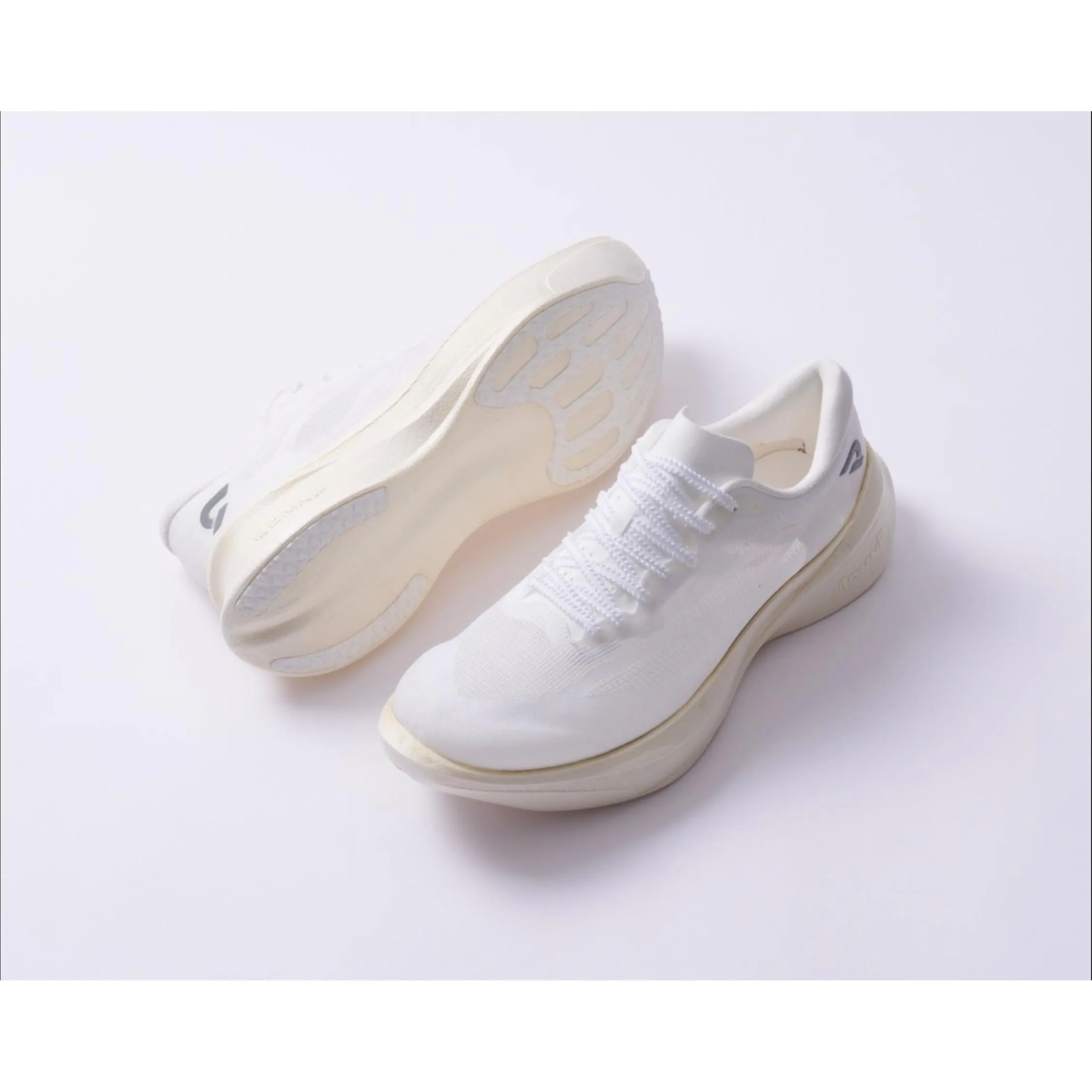 Dynafish 001 Carbon Road Running Shoes (White)