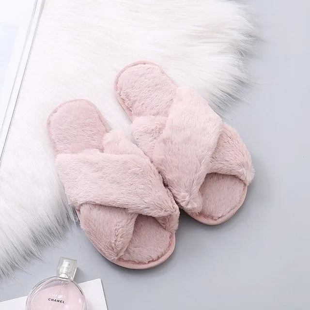 Warm Fluffy Slippers for Women – Cozy Faux Fur Cross Indoor Floor Slides, Soft Furry Flip Flops for Ladies