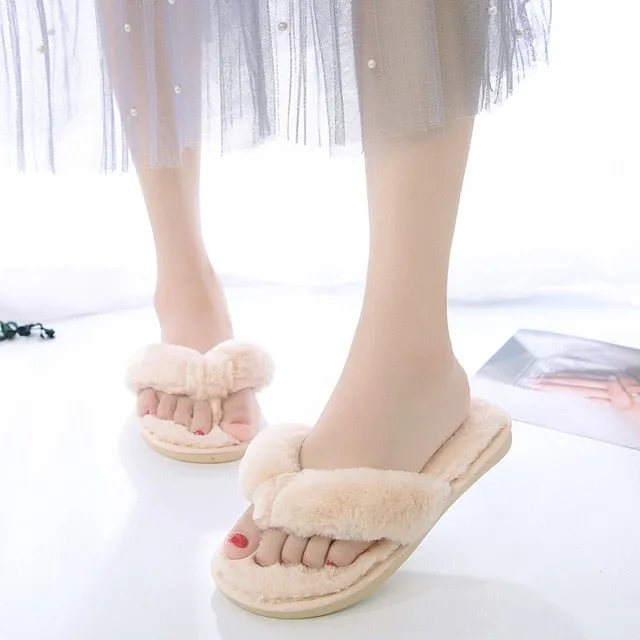 Warm Fluffy Slippers for Women – Cozy Faux Fur Cross Indoor Floor Slides, Soft Furry Flip Flops for Ladies